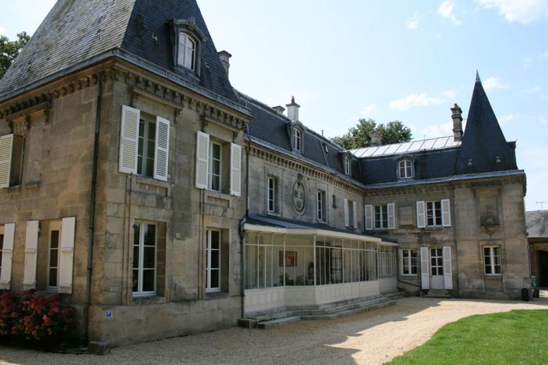 Chateau De Roberville Machemont Bagian luar foto